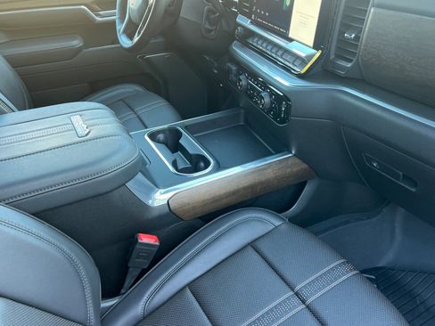 Used 2025 Chevrolet Silverado 2500 High Country w/ High Country Premium Package image 15