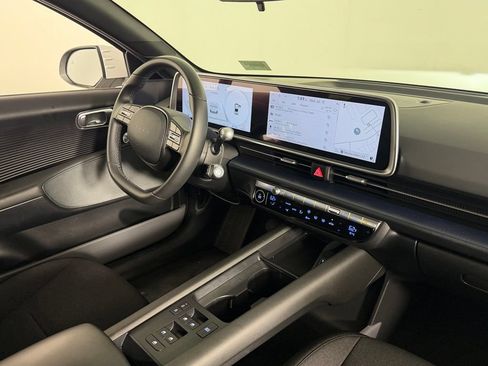 Used 2025 Hyundai Ioniq 6 SE RWD image 29