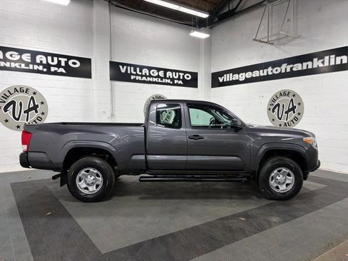 Used 2017 Toyota Tacoma SR image 2