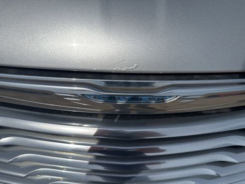 Used 2012 Chrysler Town & Country Touring w/ Entertainment Group #1 FWD image 11