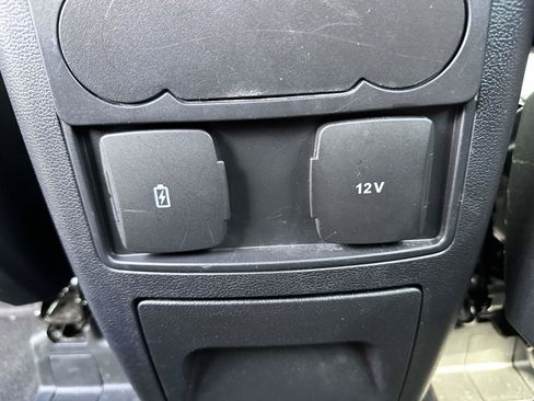 Used 2023 Ford Explorer XLT w/ Equipment Group 202A AWD/4WD image 15