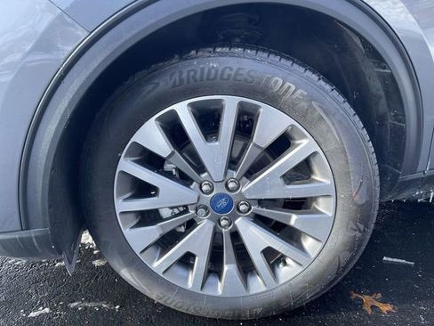 Used 2022 Ford Escape Titanium w/ Class II Trailer Tow Package image 33