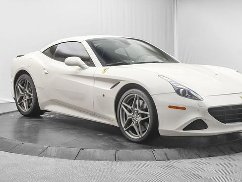 Used 2016 Ferrari California T image 56