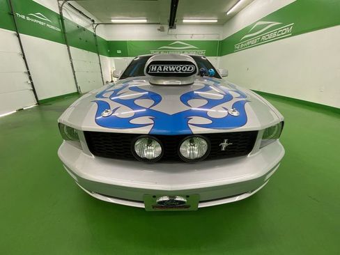 Used 2007 Ford Mustang GT Premium image 2