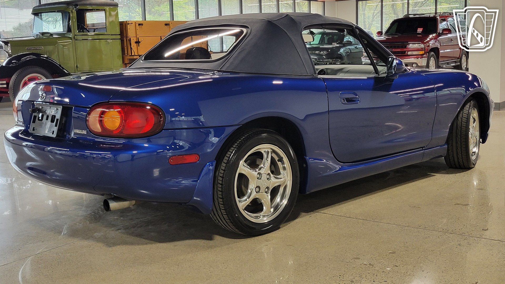 Used 1999 MAZDA MX-5 Miata RWD image 32
