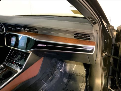 Used 2021 Audi A6 Premium Plus w/ Premium Plus Package AWD/4WD image 19