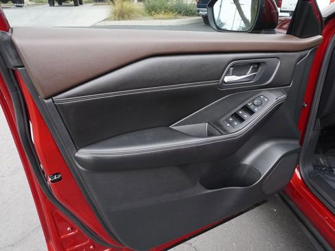 Certified 2022 Nissan Rogue SV w/ SV Premium Package image 15