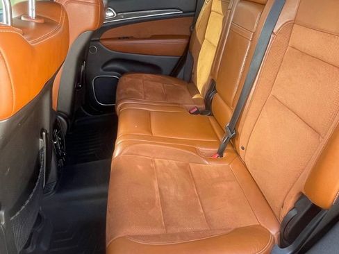 Used 2017 Jeep Grand Cherokee SRT image 10