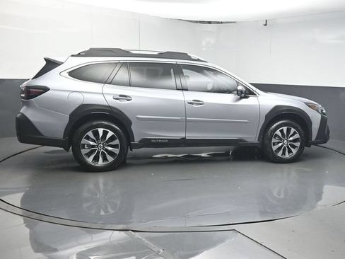 Certified 2025 Subaru Outback Touring w/ Popular Package #2 AWD/4WD image 8