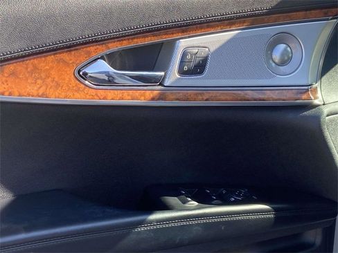 Used 2020 Lincoln Nautilus Reserve w/ Equipment Group 202A image 14