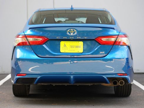Used 2020 Toyota Camry SE FWD image 10
