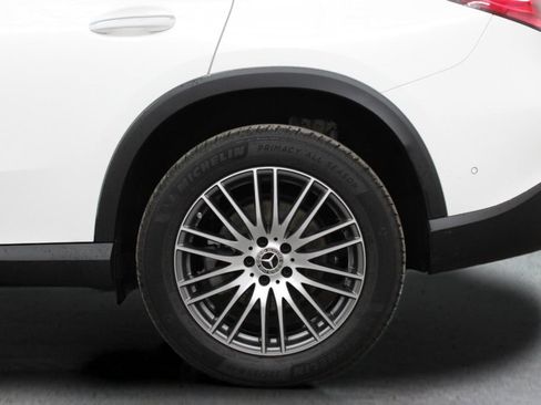 Used 2025 Mercedes-Benz GLC 300 image 8