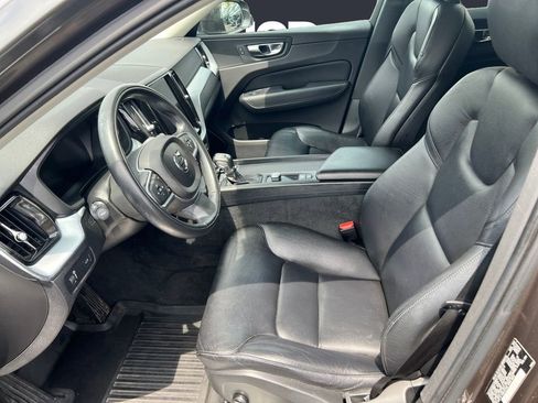 Used 2018 Volvo XC60 T6 Momentum w/ Advanced Package AWD/4WD image 9
