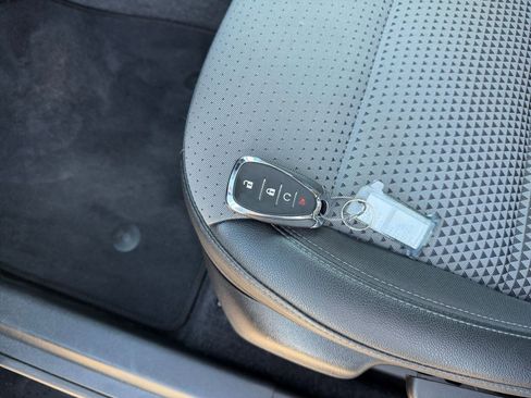 Used 2025 Chevrolet Trax LT image 22