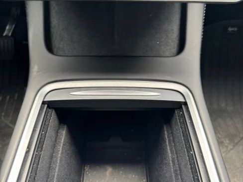 Used 2024 Tesla Model Y Long Range RWD image 23