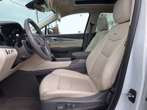 Certified 2023 Cadillac XT5 Premium Luxury FWD image 13