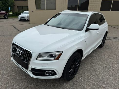 Used 2017 Audi Q5 2.0T Premium Plus w/ Technology Package AWD/4WD image 14
