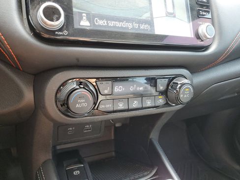Used 2023 Nissan Kicks SR w/ SR Premium Package FWD image 27
