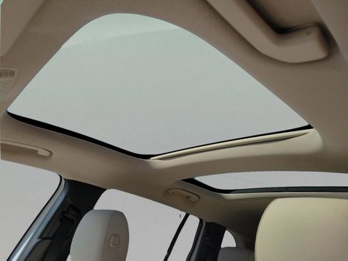 Used 2023 Mercedes-Benz GLB 250 4MATIC image 33