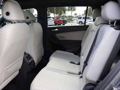 Used 2019 Volkswagen Tiguan SEL Premium R-Line image 39