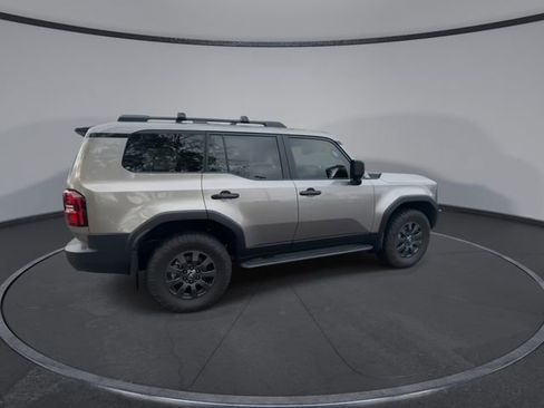 Used 2025 Toyota Land Cruiser image 17