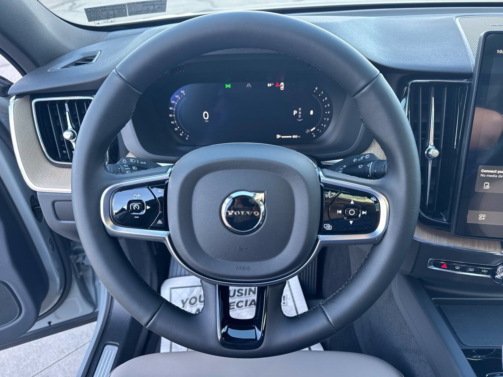 Used 2027 Volvo XC60 B5 Plus AWD/4WD image 25