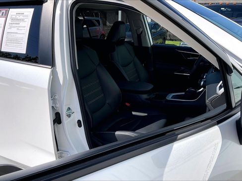 Used 2023 Toyota RAV4 XLE Premium AWD/4WD image 9
