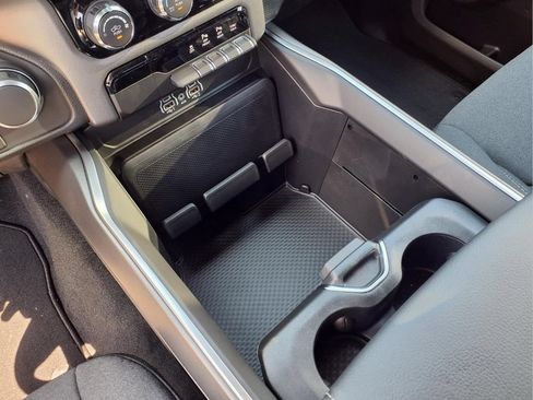 New 2026 RAM 1500 Express AWD/4WD image 10