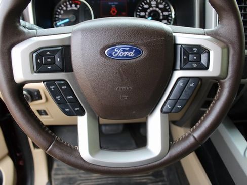 Used 2019 Ford F150 Lariat image 12