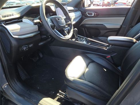 Certified 2024 Jeep Compass Limited AWD/4WD image 27