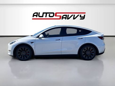 Used 2024 Tesla Model Y Performance image 4