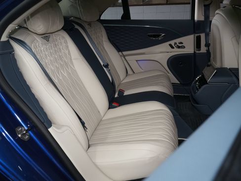 Used 2022 Bentley Flying Spur V8 AWD/4WD image 23