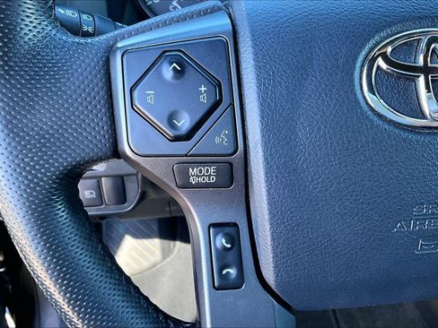 Used 2018 Toyota Tacoma TRD Off-Road image 20