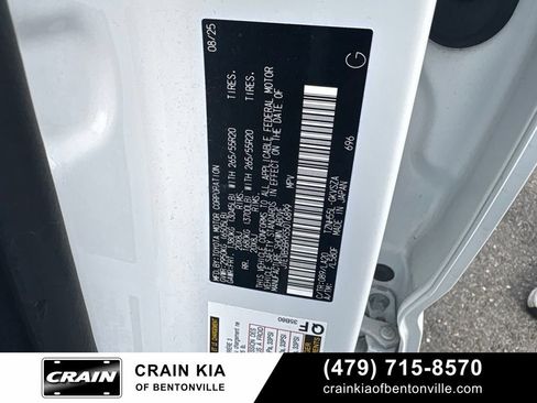 Used 2025 Toyota 4Runner Limited AWD/4WD image 18