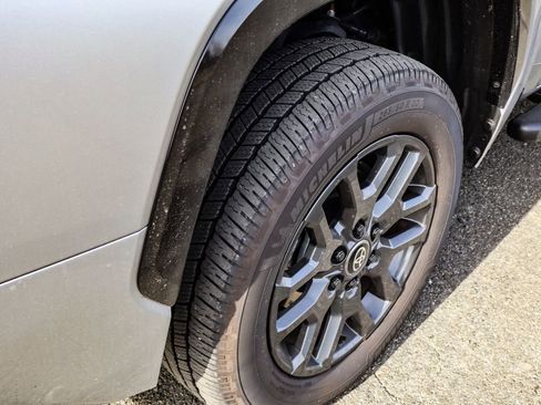 Used 2025 Toyota Tundra Platinum image 41