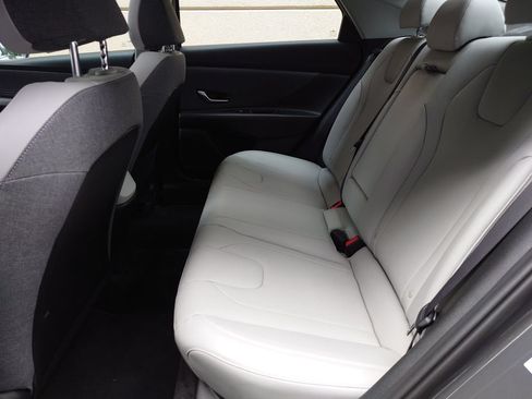 Certified 2023 Hyundai Elantra Limited FWD image 26