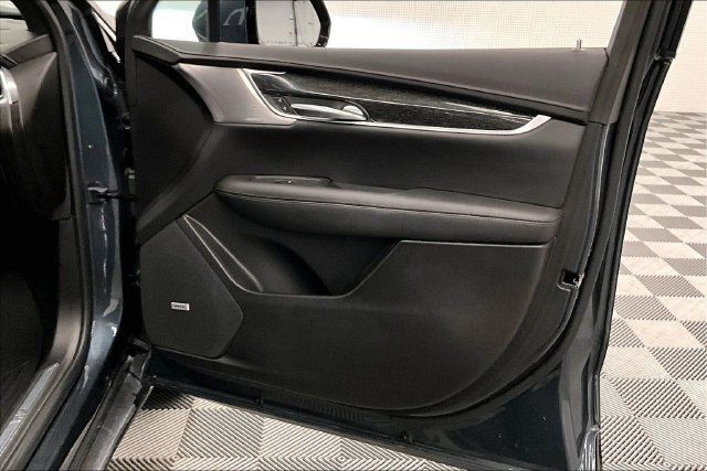 Used 2021 Cadillac XT5 Premium Luxury AWD/4WD image 22