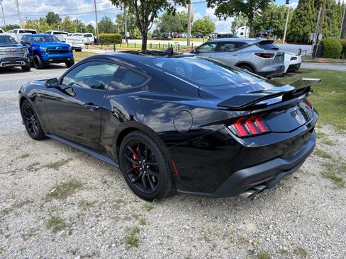 Used 2025 Ford Mustang GT Premium RWD image 6
