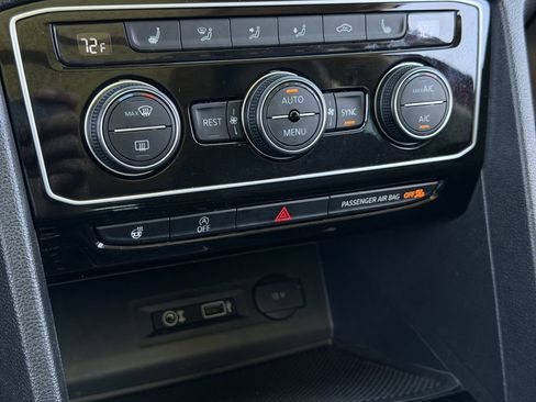 Used 2019 Volkswagen Atlas SEL R-Line FWD image 23