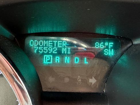 Used 2011 Chevrolet Traverse LT image 16