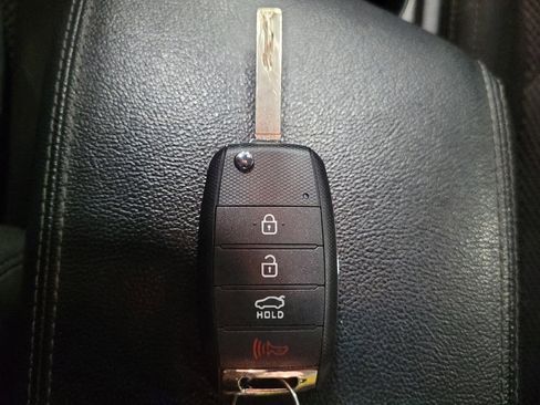 Used 2020 Kia Optima LX FWD image 32