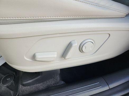 Used 2023 Kia Sorento SX image 18