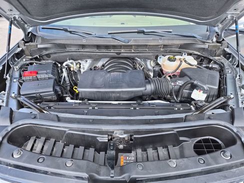 Used 2024 Chevrolet Suburban Premier RWD image 15