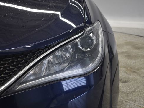 Used 2017 Chrysler Pacifica Limited image 15