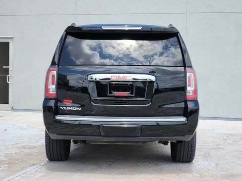 Used 2018 GMC Yukon Denali w/ Denali Ultimate Package AWD/4WD image 6