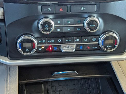 Certified 2024 Ford Expedition Max Limited image 27