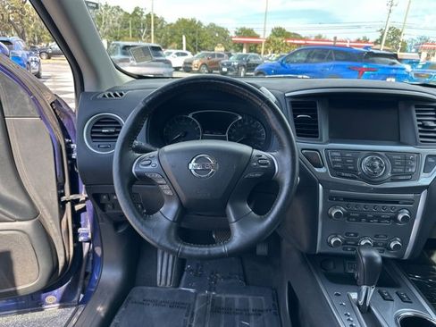 Used 2020 Nissan Pathfinder SL w/ Cargo Package image 2