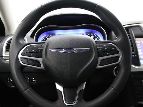 Used 2022 Chrysler 300 Touring w/ Sport Appearance Package RWD image 29