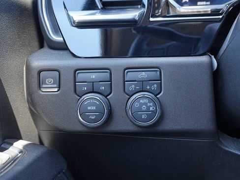 Used 2025 Chevrolet Silverado 2500 LT w/ Convenience Package AWD/4WD image 35