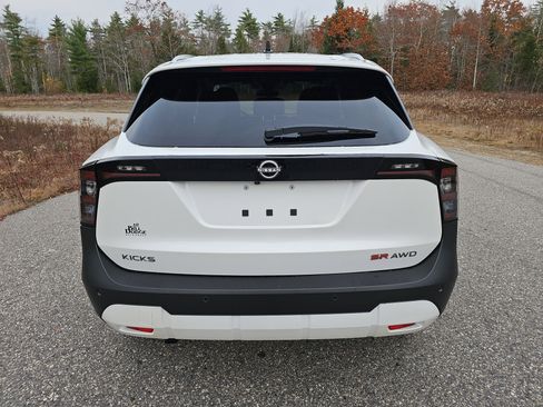 New 2026 Nissan Kicks SR w/ SR Premium Package image 6